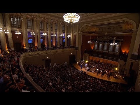 Read more about the article Taraf de Caliu înterpretînd în direct muzică la filarmonica cehă